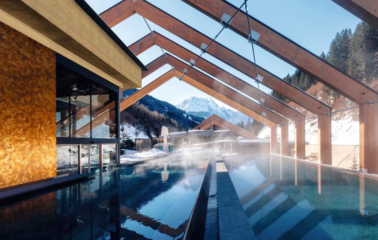 Zillergrundrock Luxury Mountain Resort Mayrhofen Exteriör bild